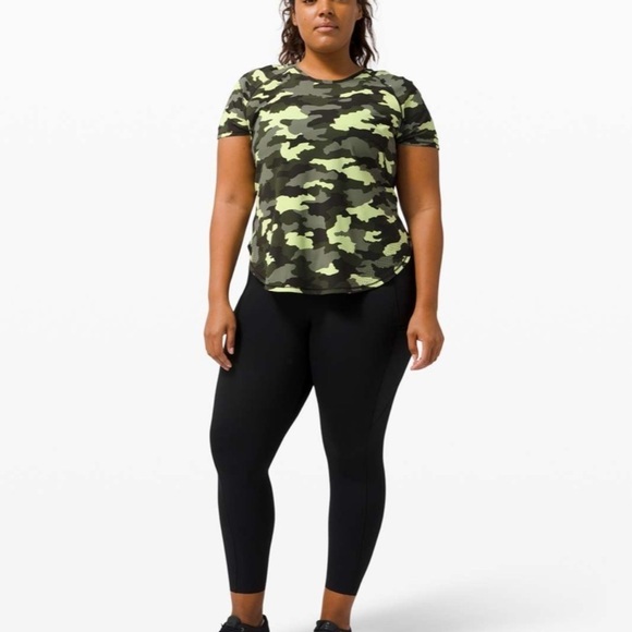 lululemon athletica Tops - Lululemon UVP Run Short Sleeve Camo Top​​​​​​